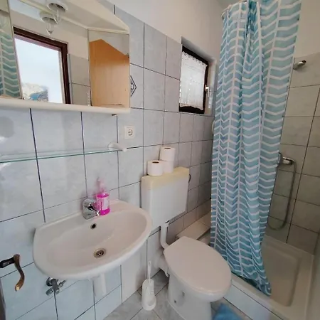 Apartment With Parking Space Barbat, Rab - 22217 Rab Town