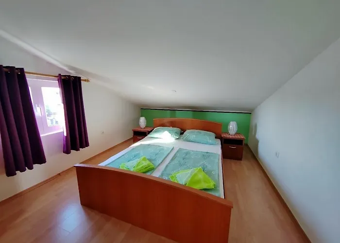 Apartman With Parking Space Barbat, Rab - 22217 Rab Town