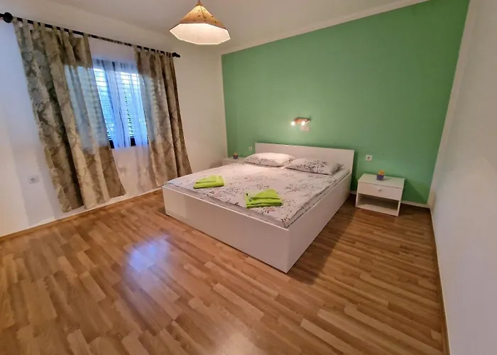 Apartman With Parking Space Barbat, Rab - 22217 Rab Town